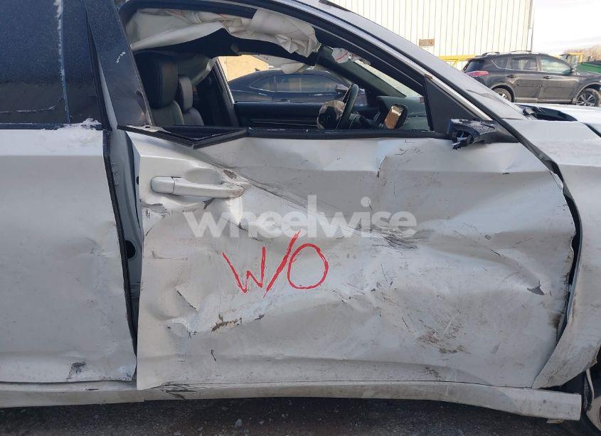 Photo 5 of 2022 Honda Accord SPORT (VIN 1HGCV1F3XNA109946)