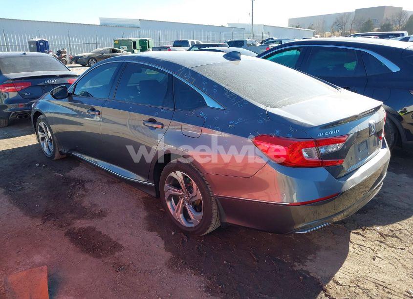 Photo 3 of 2018 Honda Accord EX (VIN 1HGCV1F40JA083893)