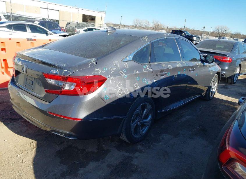 Photo 4 of 2018 Honda Accord EX (VIN 1HGCV1F40JA083893)