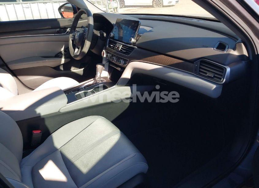 Photo 5 of 2018 Honda Accord EX (VIN 1HGCV1F40JA083893)