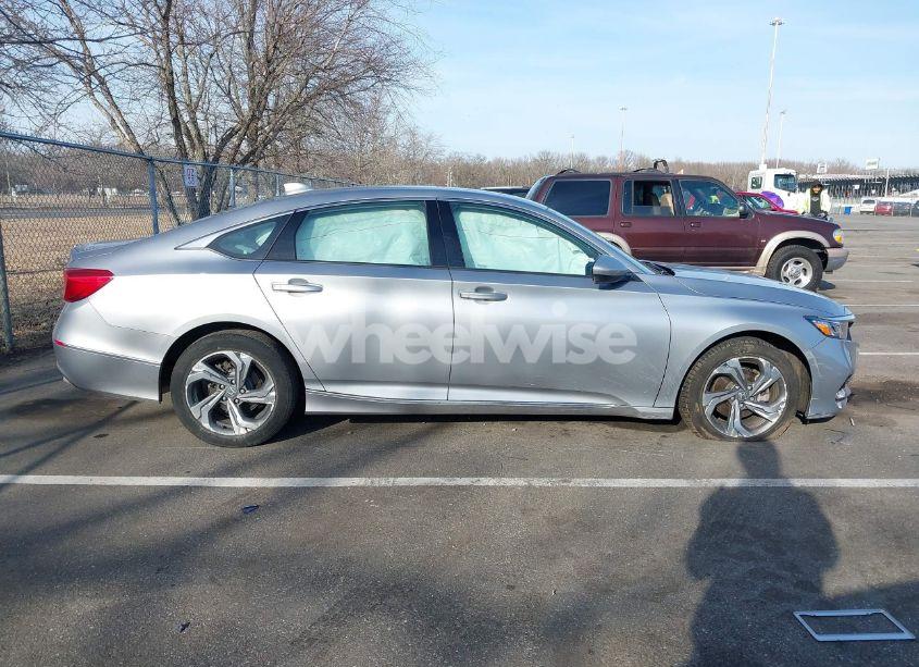 Photo 13 of 2018 Honda Accord EX (VIN 1HGCV1F40JA084106)