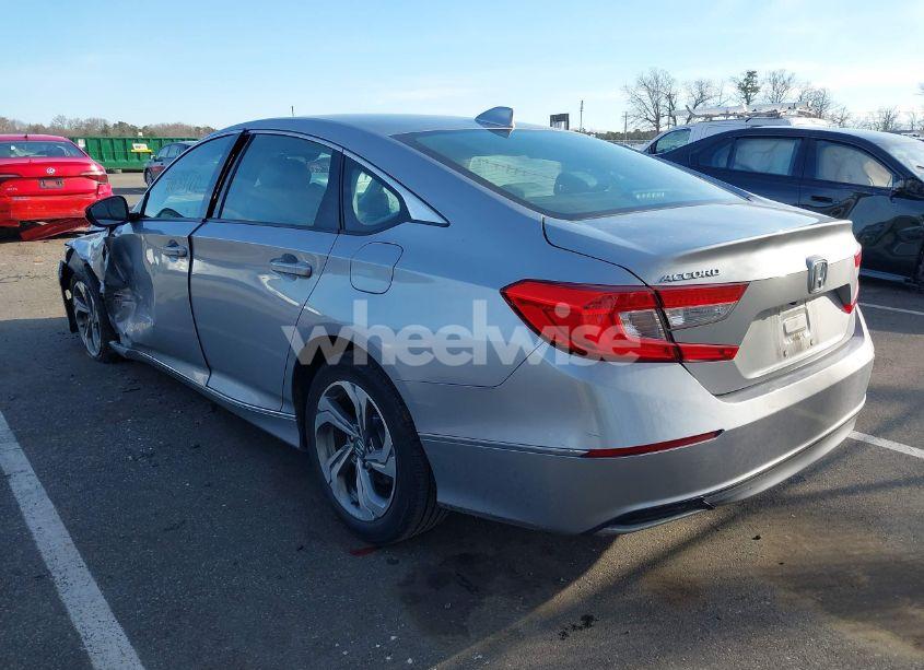 Photo 3 of 2018 Honda Accord EX (VIN 1HGCV1F40JA084106)