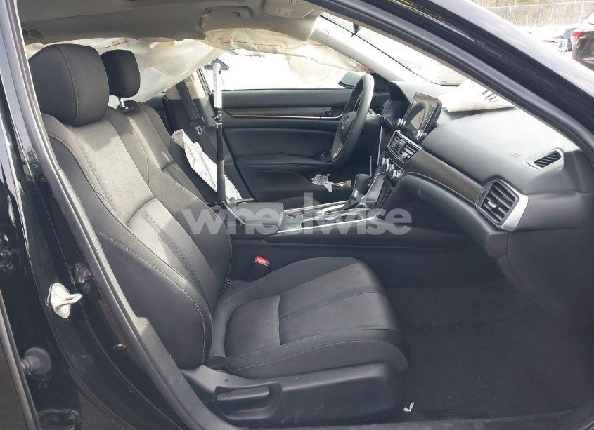 Photo 5 of 2018 Honda Accord EX (VIN 1HGCV1F40JA122904)