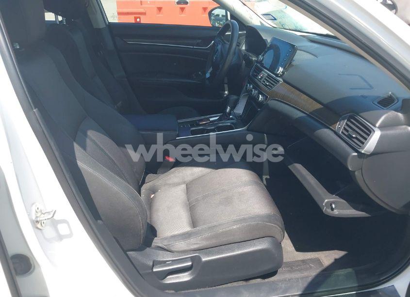 Photo 5 of 2018 Honda Accord EX (VIN 1HGCV1F40JA149195)