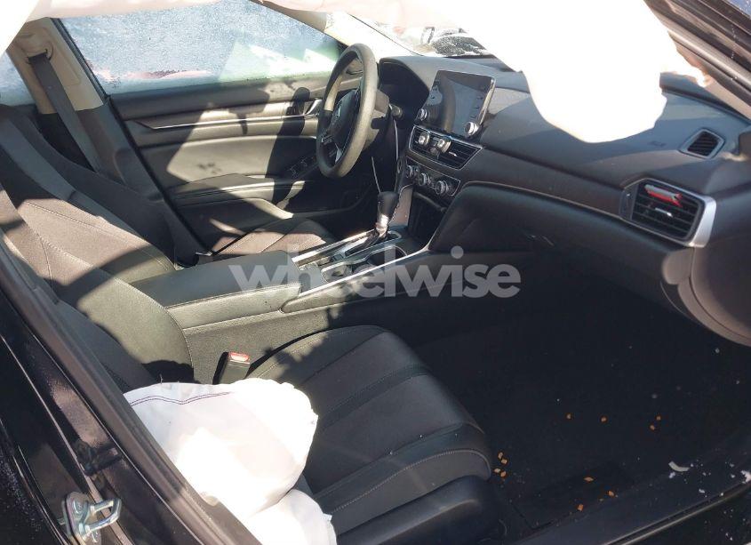 Photo 5 of 2018 Honda Accord EX (VIN 1HGCV1F40JA250477)