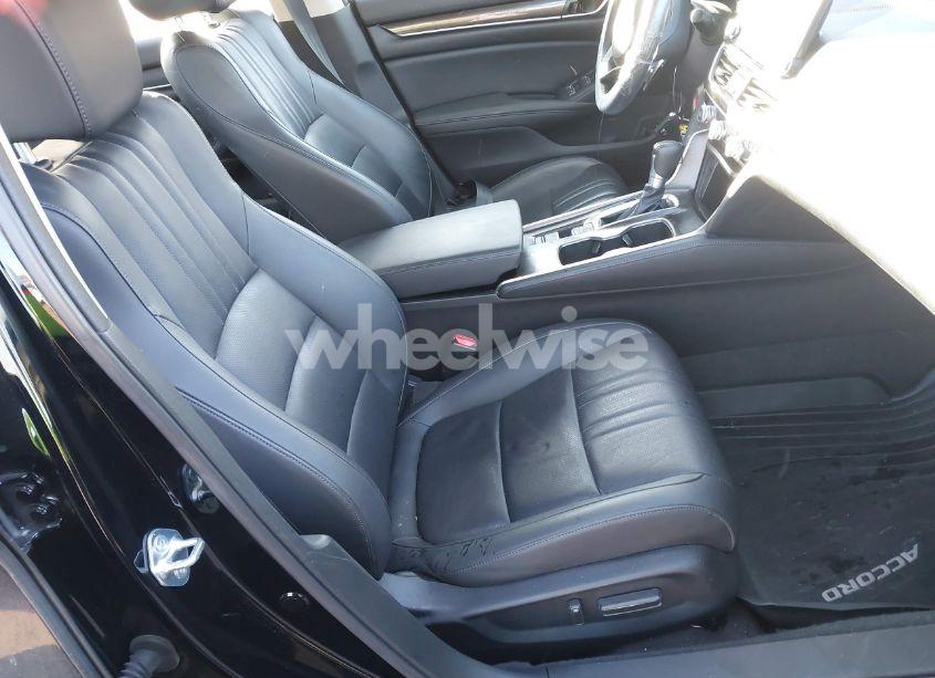 Photo 5 of 2022 Honda Accord SPORT SE (VIN 1HGCV1F40NA026647)