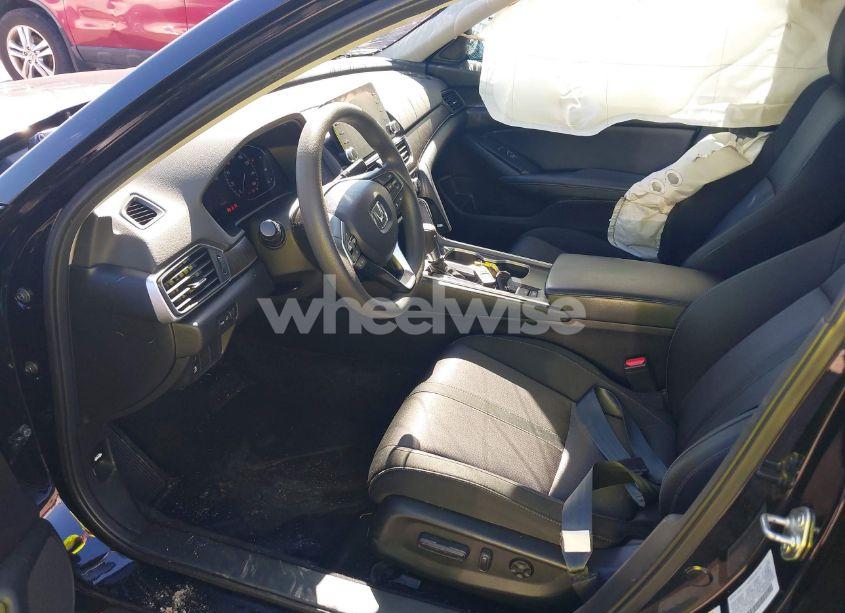 Photo 5 of 2018 Honda Accord EX (VIN 1HGCV1F41JA021970)