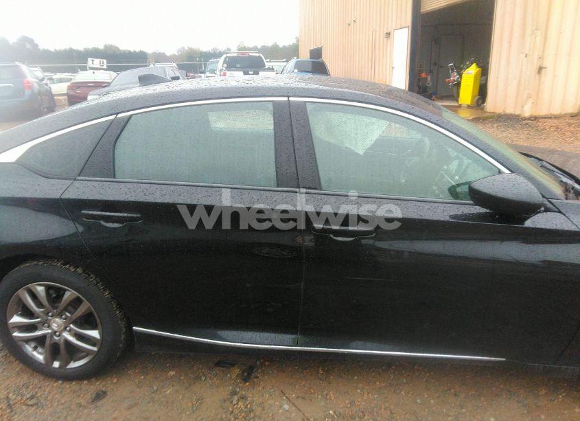 Photo 13 of 2018 Honda Accord EX (VIN 1HGCV1F41JA092358)