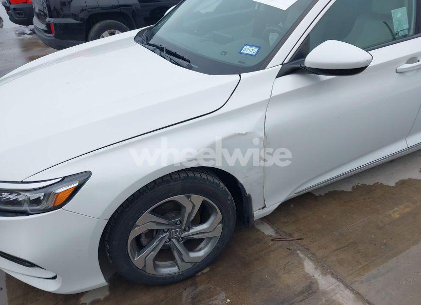 Photo 6 of 2018 Honda Accord EX (VIN 1HGCV1F41JA100104)