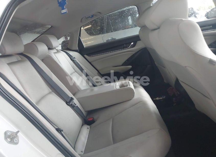 Photo 8 of 2018 Honda Accord EX (VIN 1HGCV1F41JA162120)