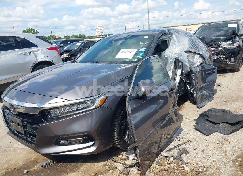 Photo 2 of 2019 Honda Accord EX (VIN 1HGCV1F41KA102601)