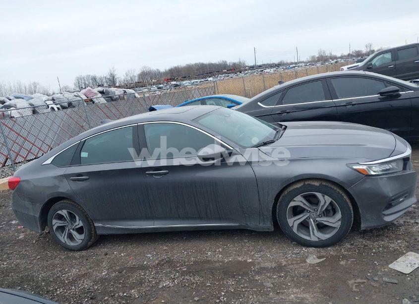 Photo 13 of 2018 Honda Accord EX (VIN 1HGCV1F42JA009309)