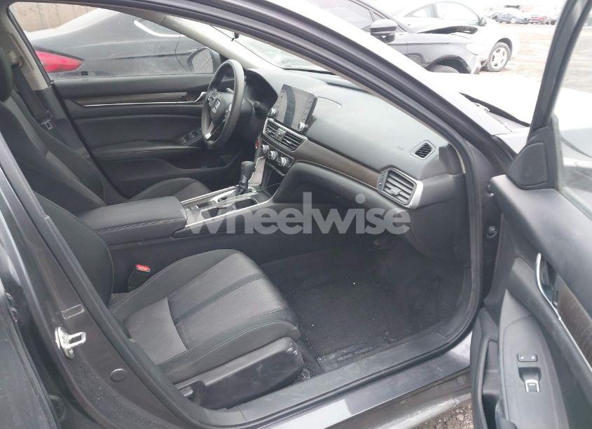 Photo 5 of 2018 Honda Accord EX (VIN 1HGCV1F42JA009309)