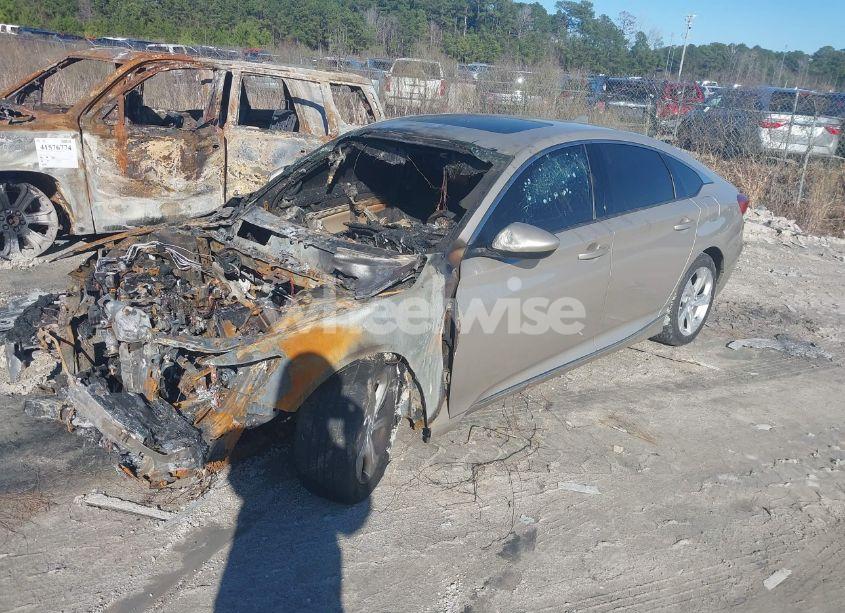 Photo 2 of 2018 Honda Accord EX (VIN 1HGCV1F42JA106770)