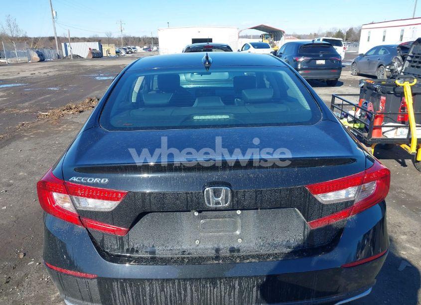 Photo 16 of 2018 Honda Accord EX (VIN 1HGCV1F42JA211048)
