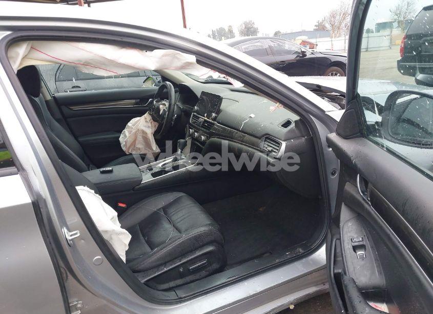 Photo 5 of 2022 Honda Accord SPORT SE (VIN 1HGCV1F42NA073338)