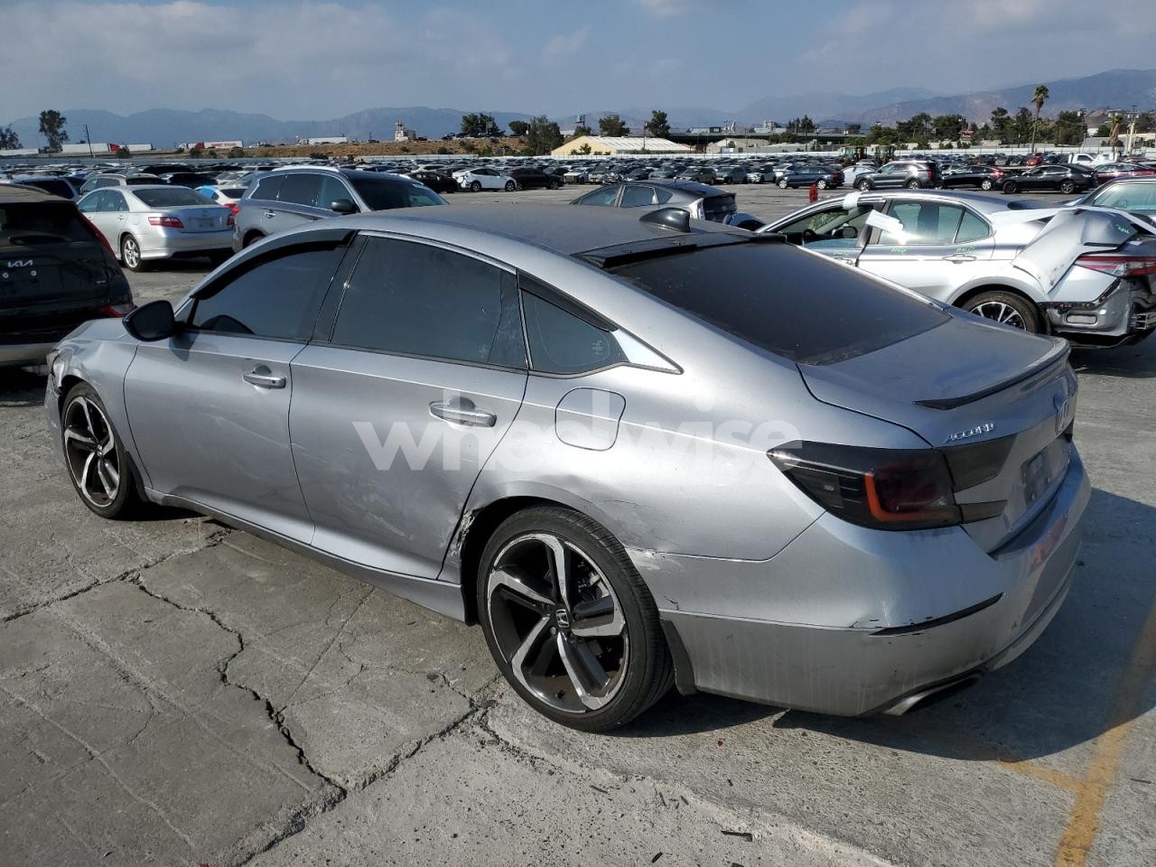 Photo 2 of 2022 HONDA ACCORD SPORT SE (VIN 1HGCV1F42NA085330)