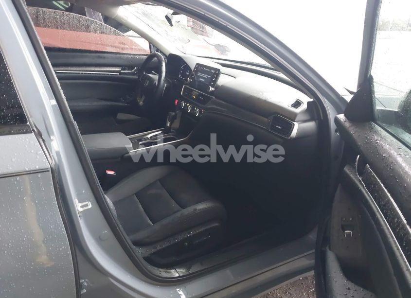 Photo 5 of 2022 Honda Accord SPORT SE (VIN 1HGCV1F42NA090480)