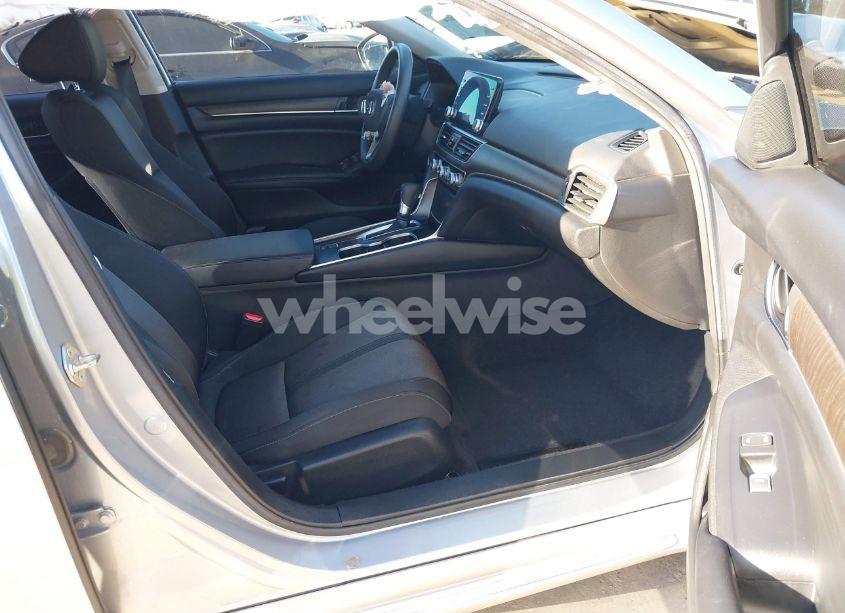 Photo 5 of 2019 Honda Accord EX (VIN 1HGCV1F43KA048394)