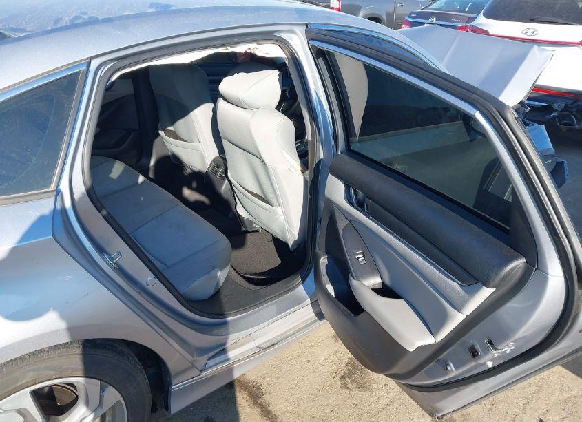 Photo 8 of 2019 Honda Accord EX (VIN 1HGCV1F43KA057077)