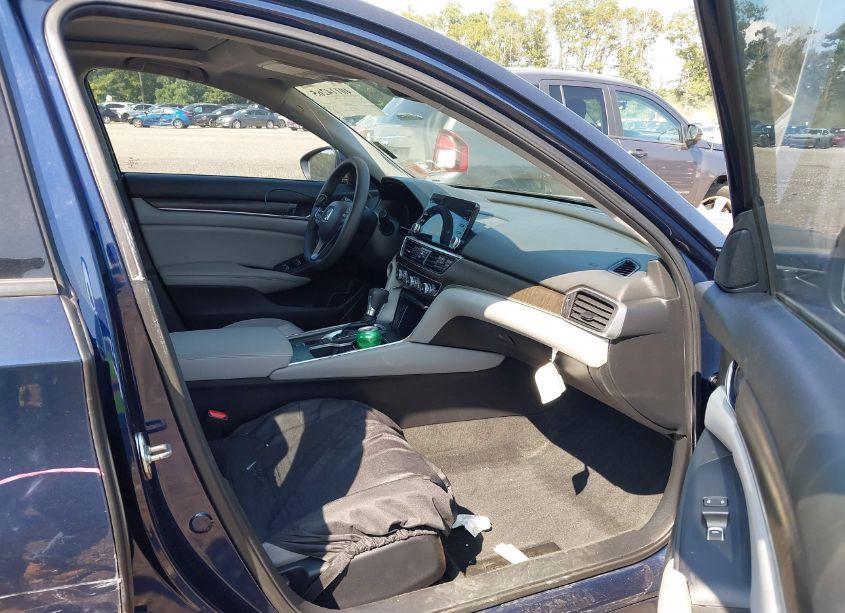 Photo 5 of 2019 Honda Accord EX (VIN 1HGCV1F43KA110330)