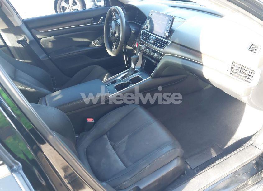 Photo 5 of 2019 Honda Accord EX (VIN 1HGCV1F43KA112675)