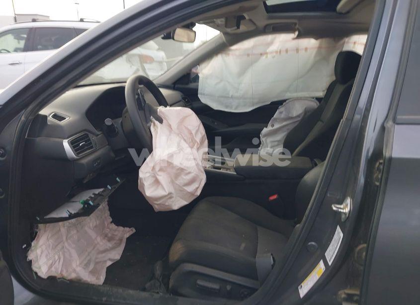 Photo 5 of 2018 Honda Accord EX (VIN 1HGCV1F44JA076199)