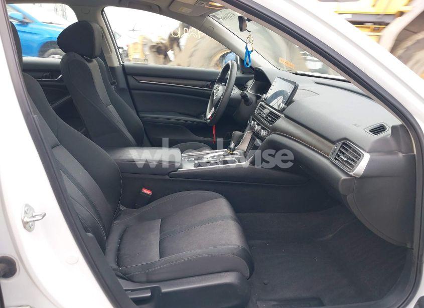 Photo 5 of 2018 Honda Accord EX (VIN 1HGCV1F44JA250210)