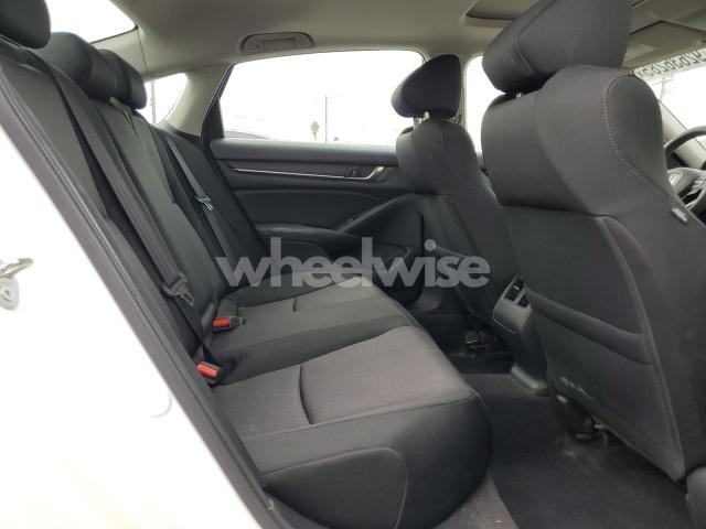 Photo 13 of 2018 HONDA ACCORD EX (VIN 1HGCV1F45JA001561)