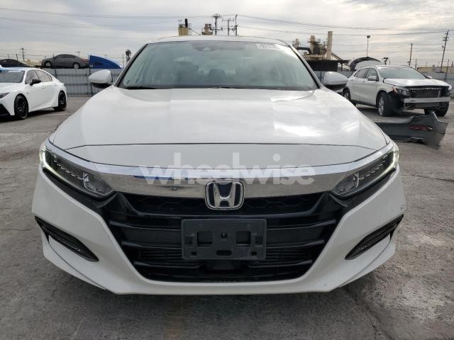 Photo 6 of 2018 HONDA ACCORD EX (VIN 1HGCV1F45JA001561)
