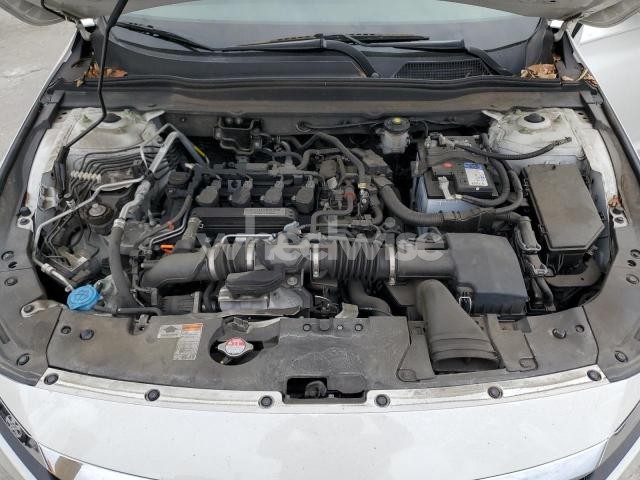 Photo 8 of 2018 HONDA ACCORD EX (VIN 1HGCV1F45JA001561)