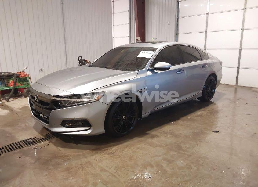 Photo 2 of 2018 Honda Accord EX (VIN 1HGCV1F45JA228104)