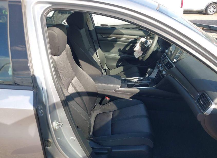 Photo 5 of 2018 Honda Accord EX (VIN 1HGCV1F45JA255237)