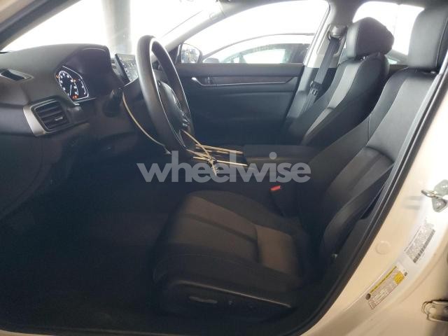 Photo 2 of 2018 HONDA ACCORD EX (VIN 1HGCV1F45JA255285)