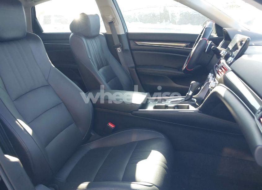 Photo 5 of 2022 Honda Accord SPORT SE (VIN 1HGCV1F45NA003994)