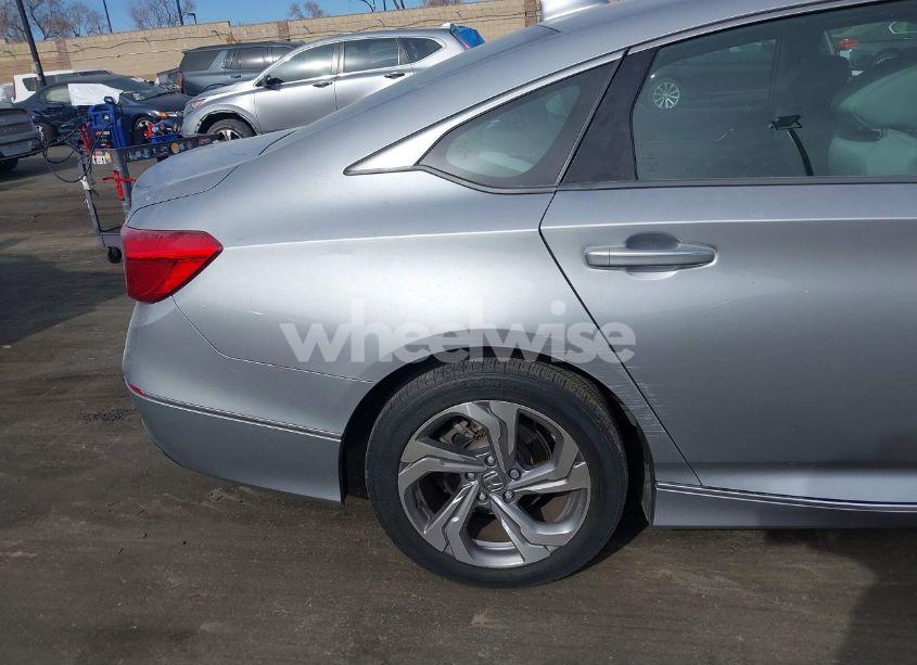 Photo 12 of 2018 Honda Accord EX (VIN 1HGCV1F46JA126911)