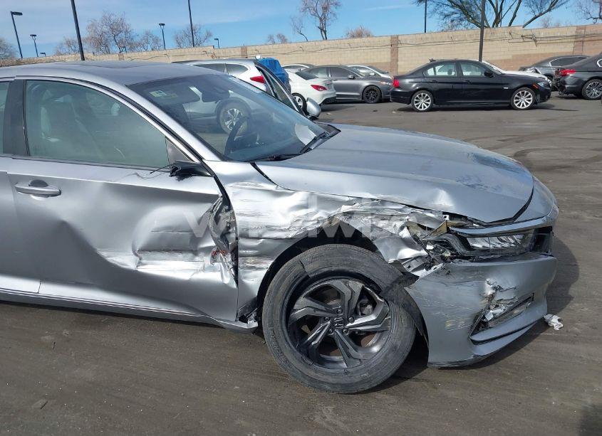 Photo 6 of 2018 Honda Accord EX (VIN 1HGCV1F46JA126911)