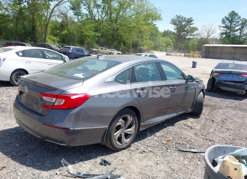 Photo 4 of 2018 Honda Accord EX (VIN 1HGCV1F46JA138928)