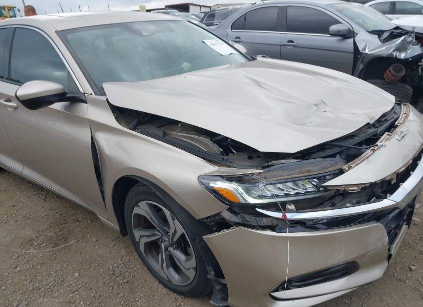 Photo 6 of 2018 Honda Accord EX (VIN 1HGCV1F46JA165773)