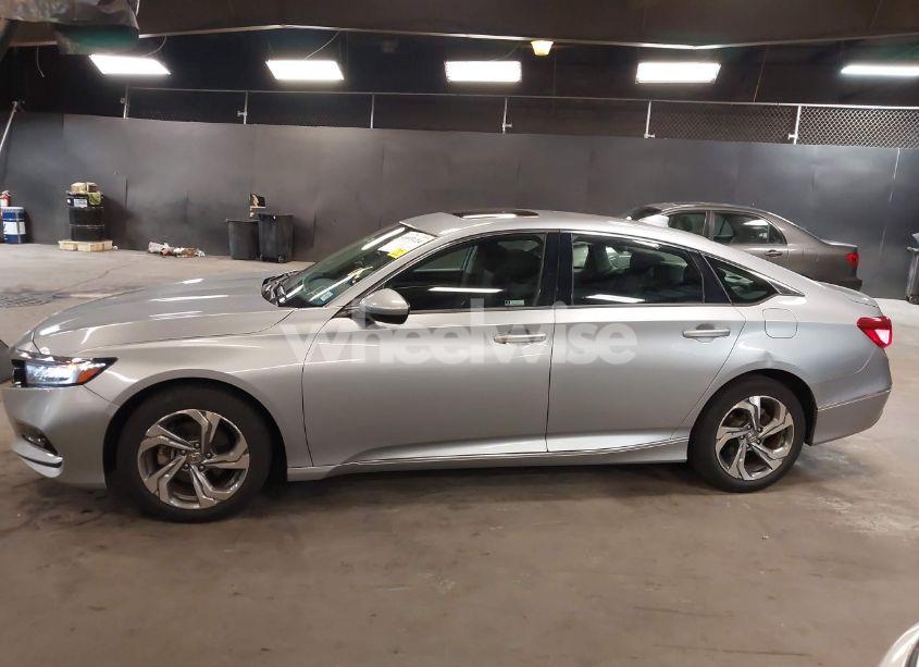 Photo 14 of 2018 Honda Accord EX (VIN 1HGCV1F46JA220710)