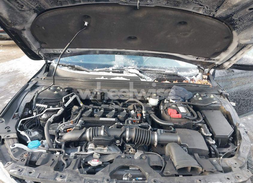 Photo 10 of 2018 Honda Accord EX (VIN 1HGCV1F46JA225521)