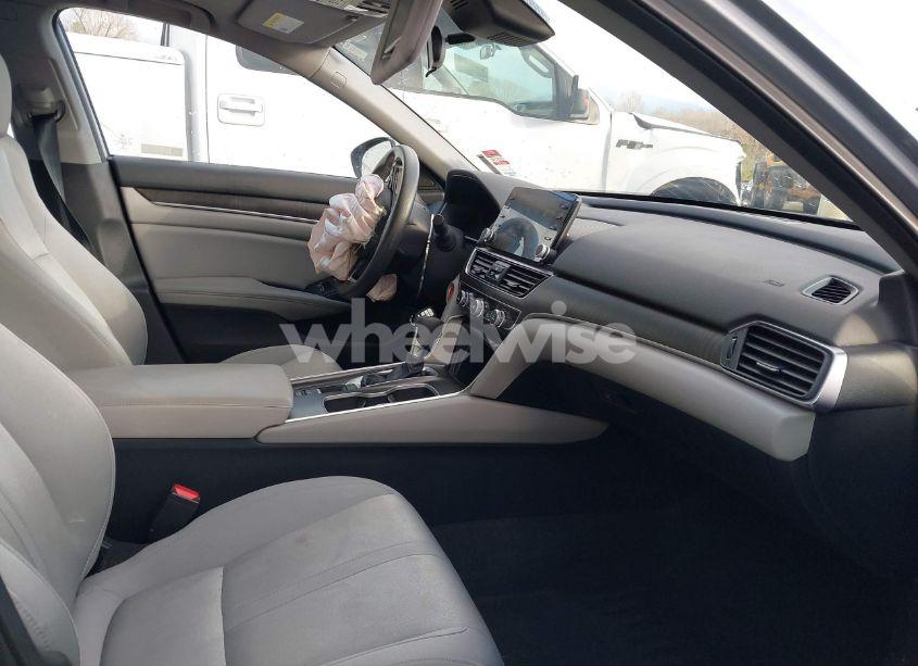 Photo 5 of 2018 Honda Accord EX (VIN 1HGCV1F46JA253531)