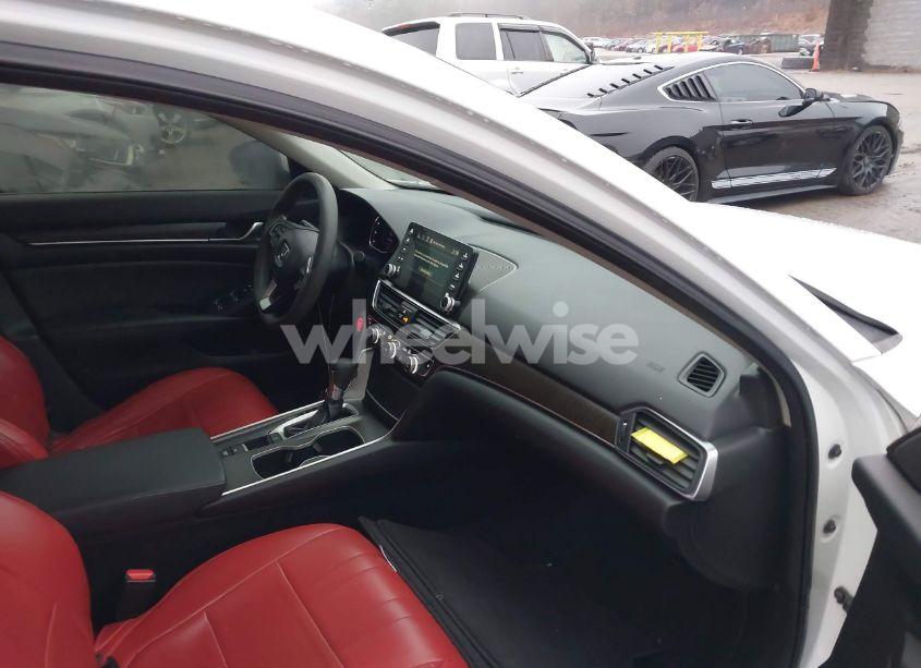 Photo 5 of 2019 Honda Accord EX (VIN 1HGCV1F46KA086704)