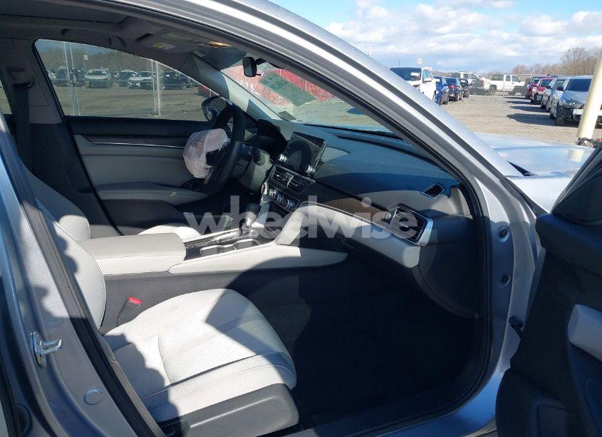 Photo 5 of 2020 Honda Accord EX (VIN 1HGCV1F46LA117886)