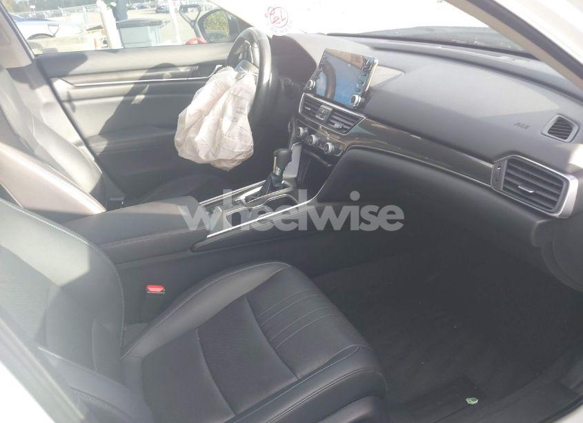 Photo 5 of 2022 Honda Accord SPORT SE (VIN 1HGCV1F46NA047079)