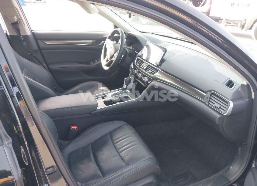 Photo 5 of 2022 Honda Accord SPORT SE (VIN 1HGCV1F46NA099733)