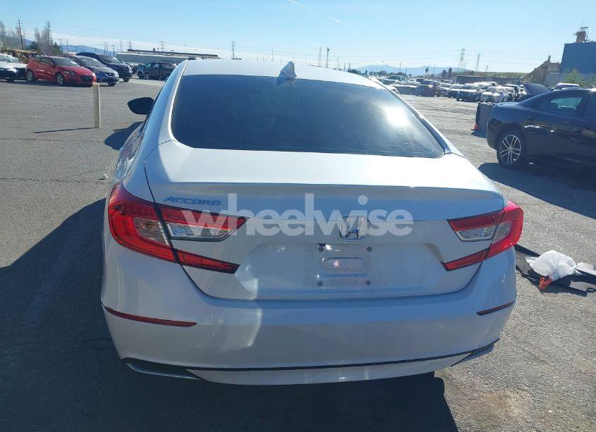 Photo 17 of 2018 Honda Accord EX (VIN 1HGCV1F47JA086984)