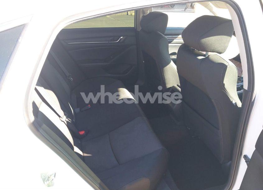 Photo 8 of 2018 Honda Accord EX (VIN 1HGCV1F47JA086984)