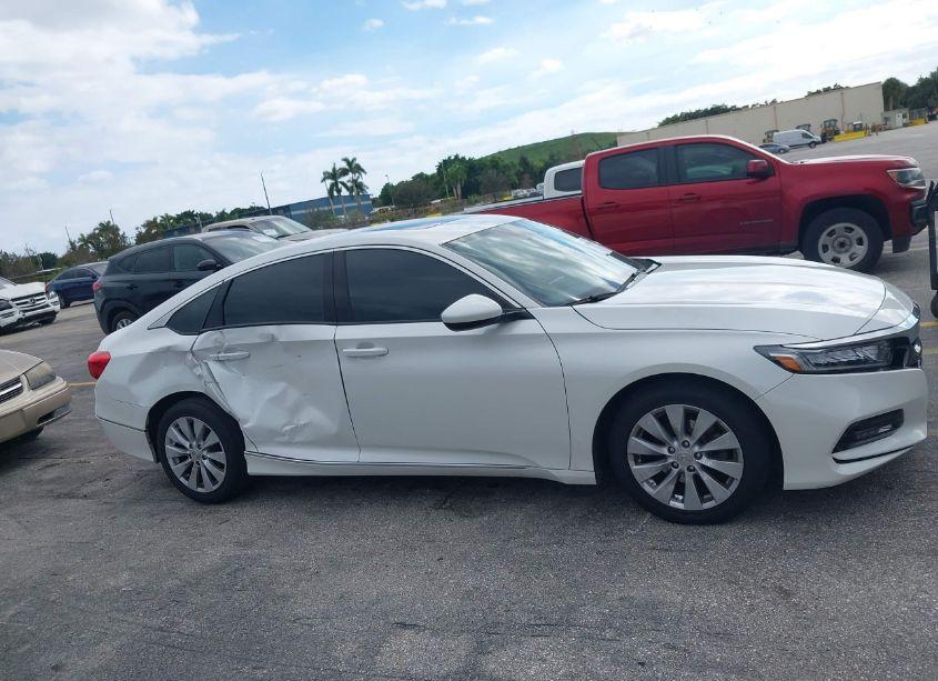 Photo 13 of 2018 Honda Accord EX (VIN 1HGCV1F47JA096382)