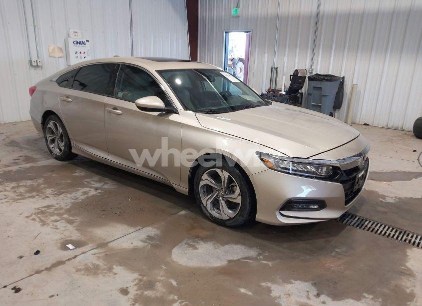 2018 Honda Accord EX (VIN 1HGCV1F47JA133995) main photo
